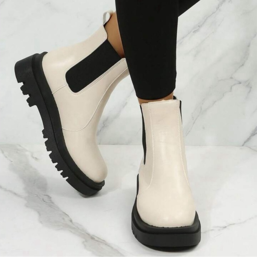 Women Lug Sole Platform Ankle Boot Combat Comfortable Chelsea Booties Size 8 NIB - Picture 2 of 8